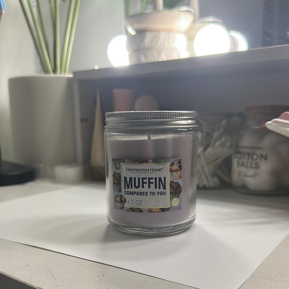Huntington Home Muffin Scented Candle